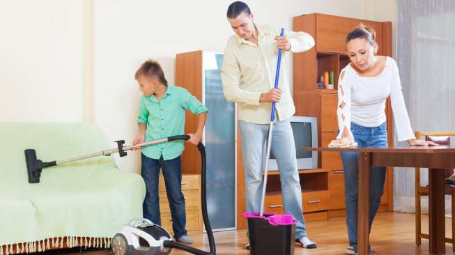 3 Tips Lebaran Nyaman Tanpa PRT: Jangan Lupa Bagi Tugas Pekerjaan Rumah