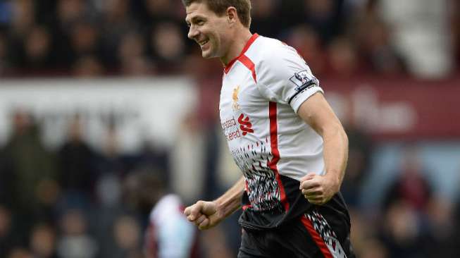  Gerrard Bawa Liverpool Kembali ke Puncak Klasemen 