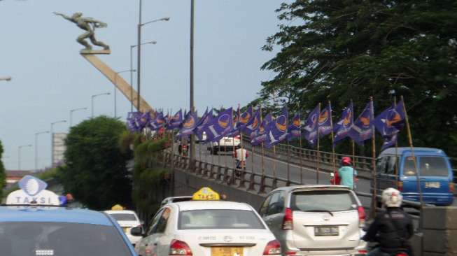 Masa Tenang, Alat Peraga Kampanye Masih Berkibar