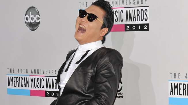 Psy Jadi Penyanyi Solo Lelaki Pertama di Cover Majalah Elle