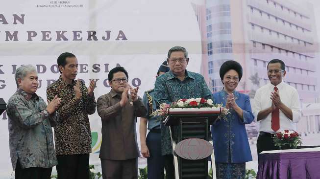 Presiden SBY meresmikan RS Umum Pekerja di KBN Cakung-Cilincing, Jakarta Utara, Selasa (8/4). [Rumgapres/Abror]