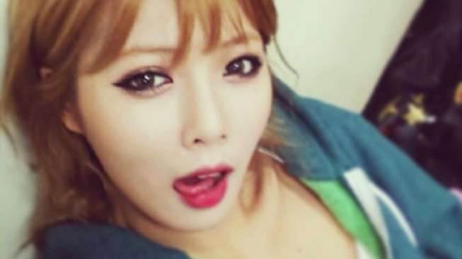 Jika HyunA "Battle Dance" dengan Beyonce, Siapa Paling Seksi? 