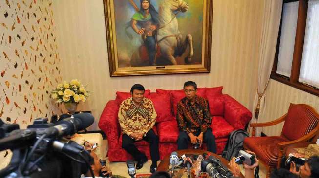 Calon Presiden PKB, Rhoma Irama menggelar konfrensi pers di kediamannya di Jalan Pondok Jaya VI no. 14 Jakarta, Senin (14/4). [suara.com/Adrian Mahakam]