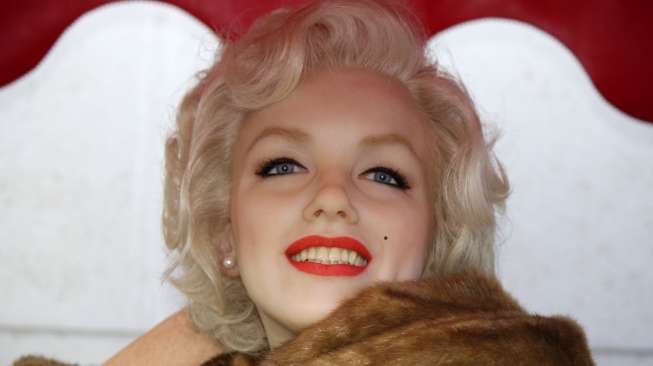 Rahasia Kulit Bercahaya Marilyn Monroe, Mandi Air Panas 3 Jam Sehari