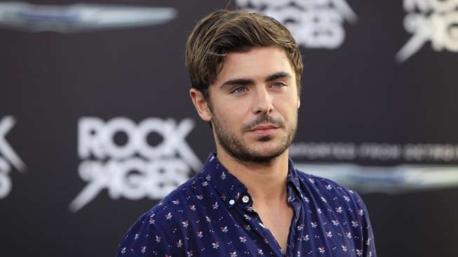 Zac Effron Striptis di "MTV Movie Awards 2015"