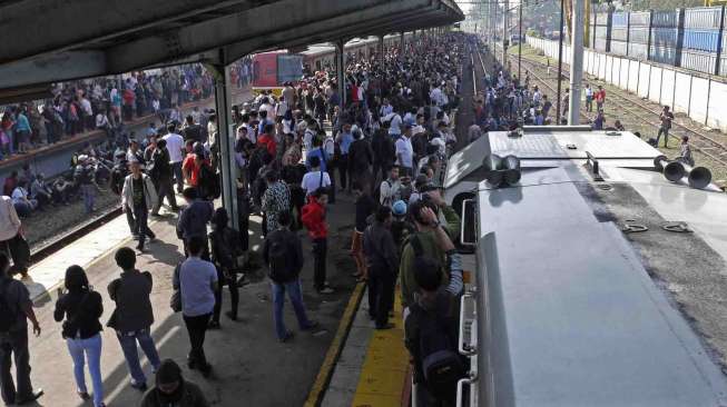 Jadwal Perjalanan KA di Stasiun Bekasi Ditambah Mulai Juni 2014