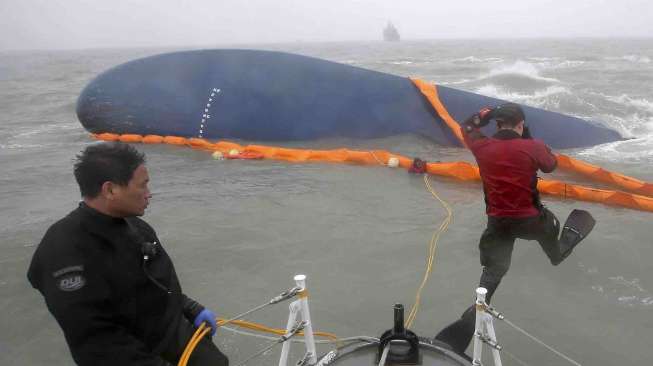 Pencarian Korban Belum Rampung, Operator Feri Sewol Tutup Pusat Informasi Kecelakaan