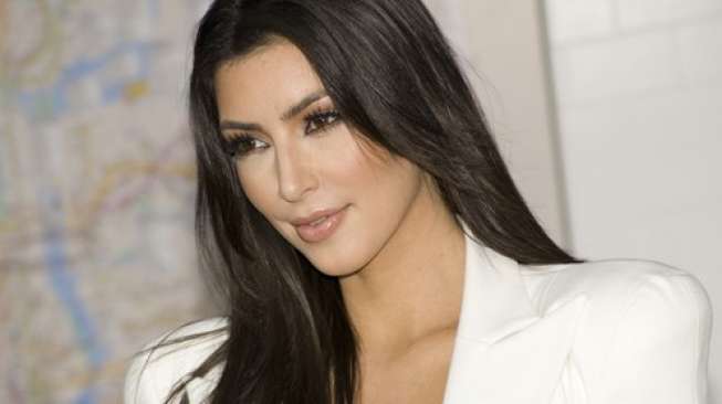 Lihat Video Kim Kardashian, Lelaki Ini Muntah