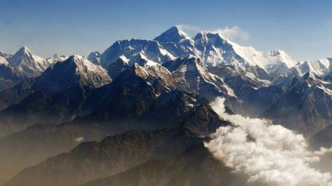 12 Tewas Diterpa Longsoran Salju di Everest