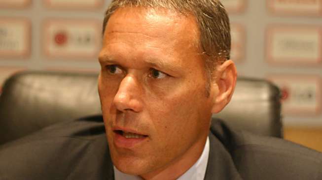 Marco Van Basten akan Latih AZ Alkmaar