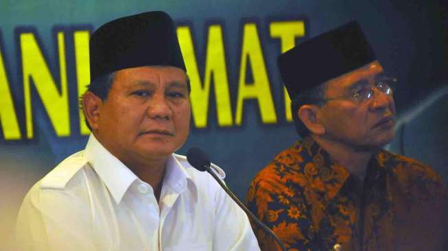 Ketua Dewan Pembina  Partai Gerindra Prabowo Subianto bersilaturahmi ke markas besar Partai Persatuan Pembangunan di jalan Diponegoro Jakarta, Jumat (18/4). [suara.com/Adrian Mahakam]