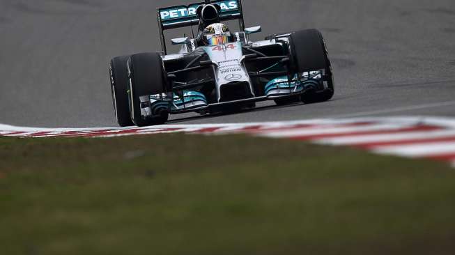 Lewis Hamilton Cetak Hattrick, Samai Rekor Niki Lauda