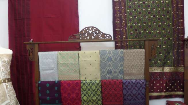 Cantiknya Songket Spansil dari Palembang 