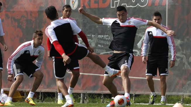 Punggawa Benfica berlatih di Seixal jelang leg pertama babak semifinal Liga Europa kontra Juventus [Reuters/Rafael Marchante]