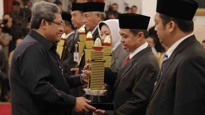 Peringatan Hari Otonomi Daerah ke-18 Tahun 2014 di Istana Negara, Jakarta, Jumat (25/4). [Rumgapres/Abror]