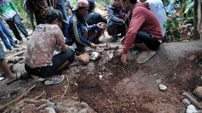 Lokasi penemuan batu mulia yang secara tidak sengaja ditemukan oleh pemulung di Jalan Bango nomor 15 Jakarta, Sabtu (26/4). [suara.com/Adrian Mahakam]