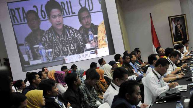 Pembukaan Rapat Pleno Rerkapitulasi hasil penghitungan perolehan suara dan penetapan hasil pemilu secara nasional di ruang sidang utama KPU pusat Jakarta, Sabtu (26/4). [suara.com/Adrian Mahakam]