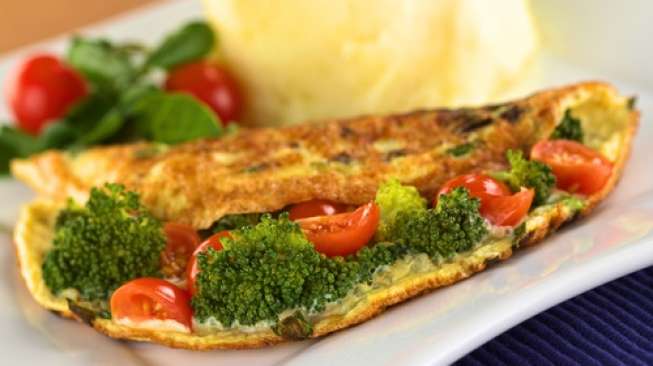 Omelet vegetarian (shutterstock)