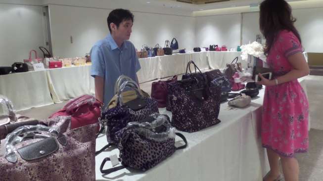 Diskon Tas Branded hingga 70% di UOB Plaza