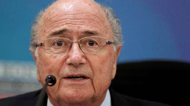 Dani Alves Diperlakukan Rasis, Sepp Blatter Marah