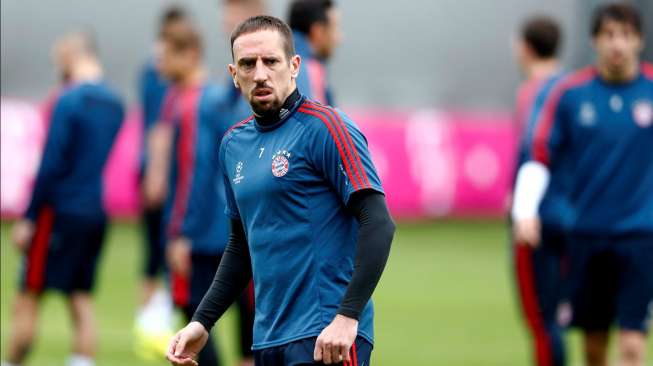 Franck Ribery dalam latihan bersama timnya, Bayern Munich, Senin (28/4/2014), jelang laga kontra Real Madrid. (Reuters/Michael Dalder)