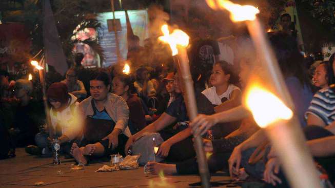 Peluncuran Obor Marsinah di Taman Ismail Marzuki Cikini Jakarta, Rabu (30/4). [suara.com/Adrian Mahakam]