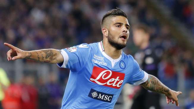 Lorenzo Insigne merayakan golnya ke gawang Fiorentina dalam pertandingan final Coppa Italia di Stadion Olimpico [Reuters/Giampiero Sposito]