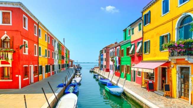 Burano, Pulau Warna-warni di Italia
