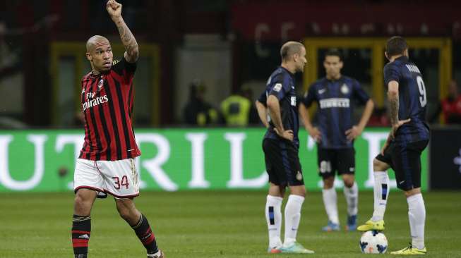 De Jong Menangkan Milan di Derby della Madonnina