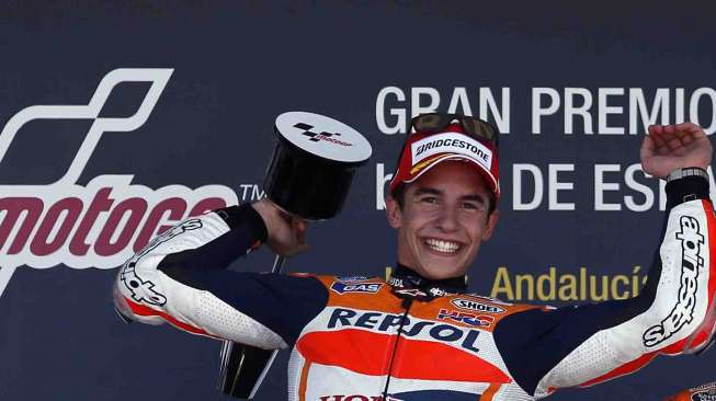 Pembalap MotoGP Marc Marquez menjuarai MotoGP Spanyol di sirkuit Jerez di Jerez de la Frontera, Spanyol ( 4/5). [Reuters/Marcelo Del Pozo] 