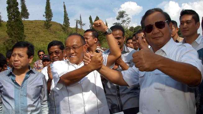 Aburizal Mengaku Salat Istikharah Sebelum Dukung Prabowo-Hatta