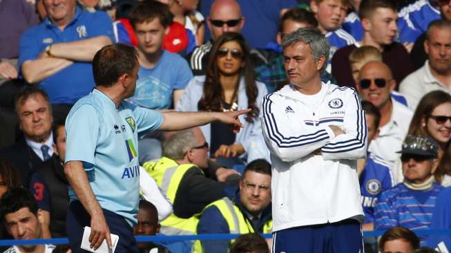 Mou Kembali Didenda Karena Sindir Wasit Saat Chelsea Dikalahkan Sunderland