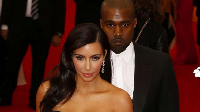 Kim Kardashian Isyaratkan Bikin Video Seks dengan Kanye West