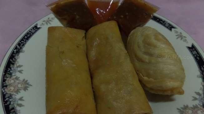 Mencicipi Keunikan Rasa Lumpia dan Pastel Sulawesi