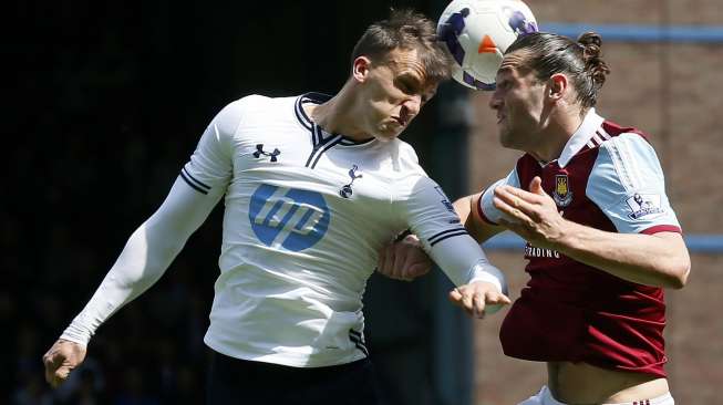 Andy Carroll Bertekad Bantu Liverpool Juara