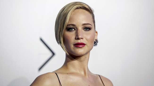 Hadiri Premiere "X-Men", Jennifer Lawrence Hampir Catat Rekor Jatuh 3 Kali