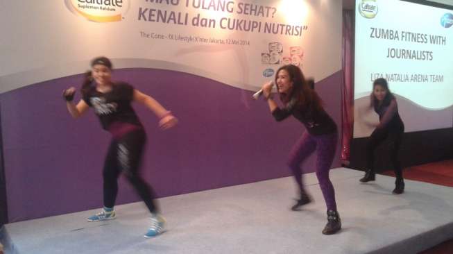 Liza Natalia (tengah), instruktur Zuma Dance (suara.com/Dinda Rachmawati)