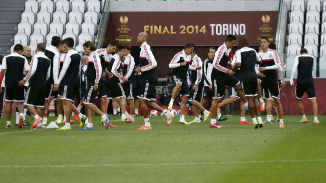 Sebelumnya, para pemain Benfica juga melakukan latihan di Juventus Stadium. (Reuters/ Juan Medina) 