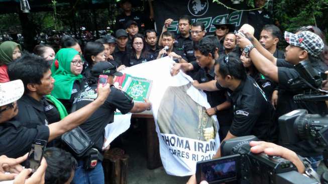 Rhoma Gagal "Nyapres", Forsa Gunting Bendera PKB