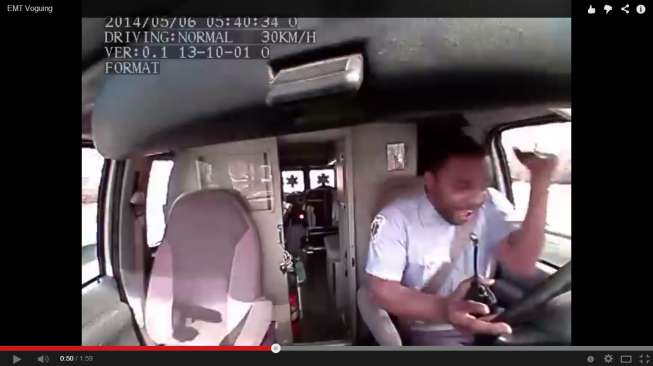 Video: Kocak, Dengar Lagu Rihanna, Sopir Ambulans 'Lupa Daratan'