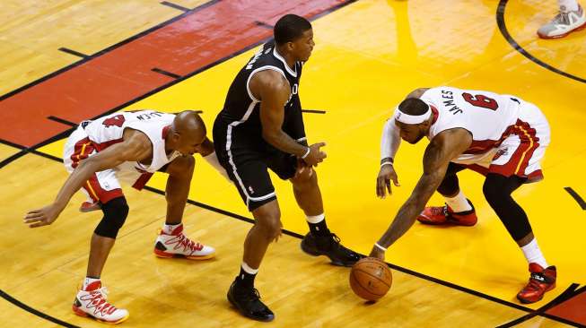 Miami Heat dan Spurs Melaju ke Final Wilayah