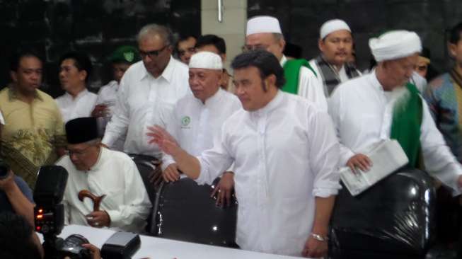 Prabowo Akan Berkunjung, Akses ke Rumah Rhoma Banjir