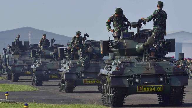 Pembukaan Latihan Gabungan TNI Tahun 2014 di Pangkalan Udara Halim Perdanakusuma, Jakarta, Senin (19/5). [Antara/Widodo S. Jusuf]