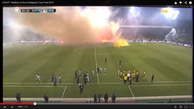 Video: Ulah Suporter Sepak Bola di Bulgaria Nyaris Bakar Stadion