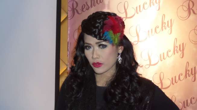 Lucky Resha Rilis Album "Recycle"