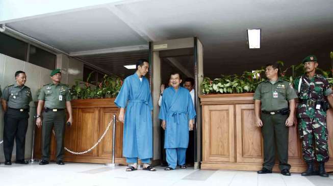 Calon Presiden Joko Widodo dan Calon Wakil Presiden Jusuf Kalla menjalani pemeriksaan kesehatan di RSPAD Gatot Soebroto Jakarta, Kamis (22/5). [suara.com/Adrian Mahakam]