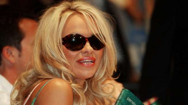 Polisi Buru Pelaku Perkosaan Pamela Anderson 