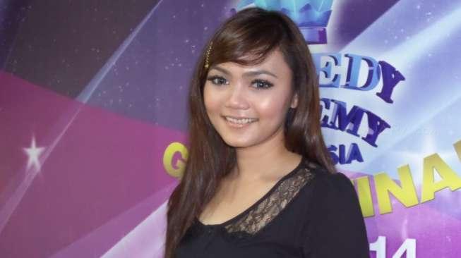 Rina Nose Ingin Operasi Hidung