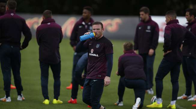 Hadapi Peru, Rooney dan Sturridge Isi Lini Depan Inggris