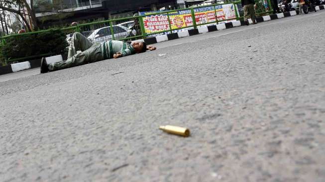 Simulasi Sispamkota menjelang pemilu presiden 2014 di Jalan Margonda Raya Depok, Selasa (27/5). [suara.com/Adrian Mahakam]